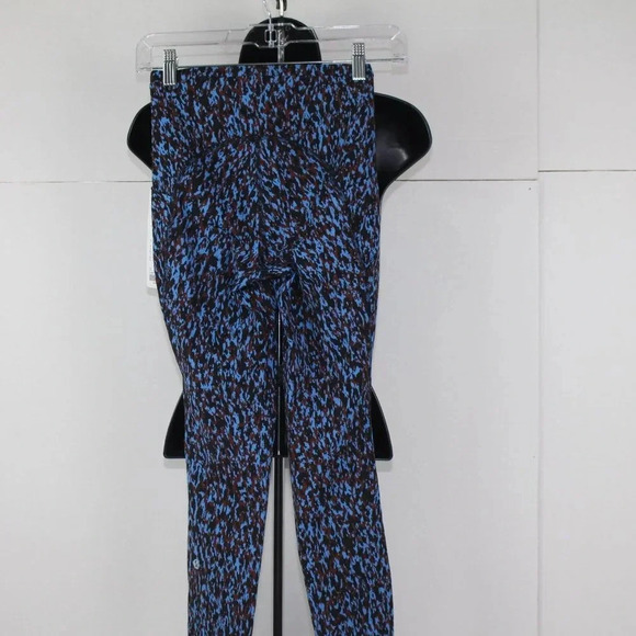 lululemon - Picture 4 of 9